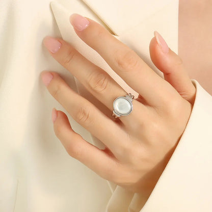 Vintage white seashell charming ring