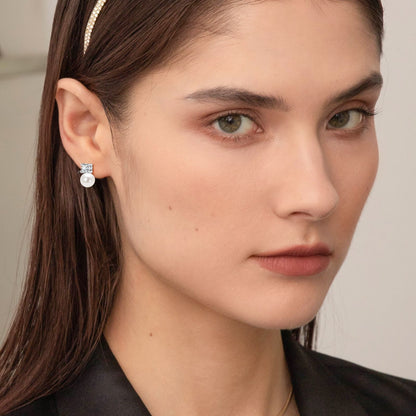 Fashionable freshwater pearl earrings