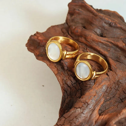 Vintage white seashell charming ring