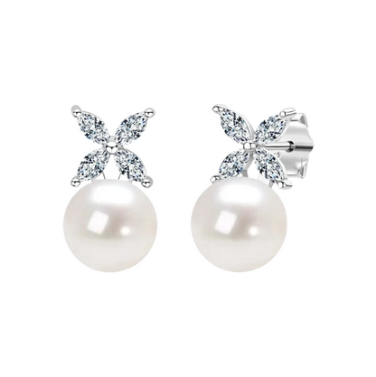 Fashionable freshwater pearl earrings
